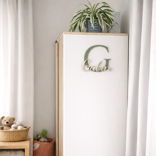 Prénom de porte personnalisé en bois – Style Intemporel