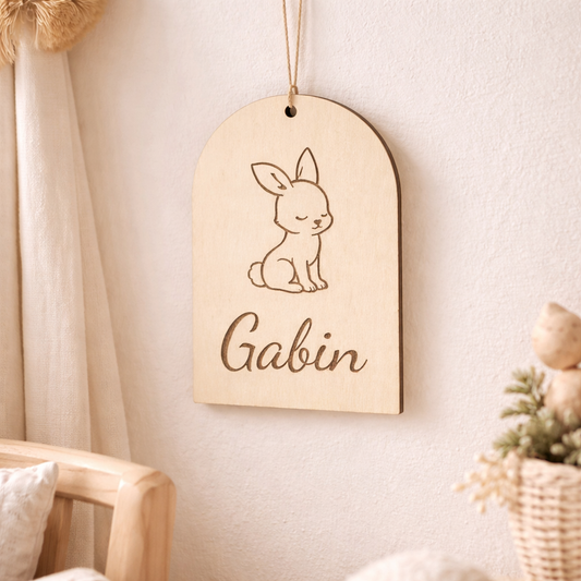 Plaque prénom décorative à suspendre en bois clair