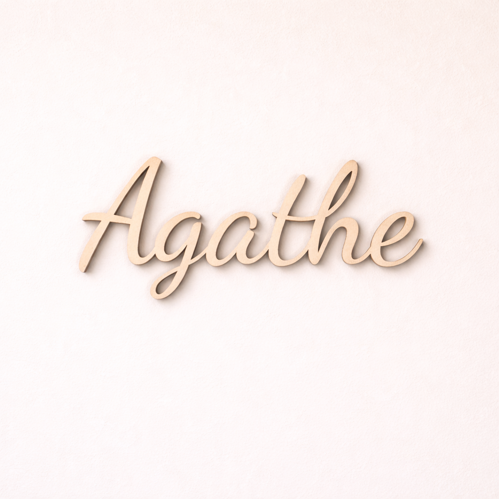 Prénom décoratif en bois clair